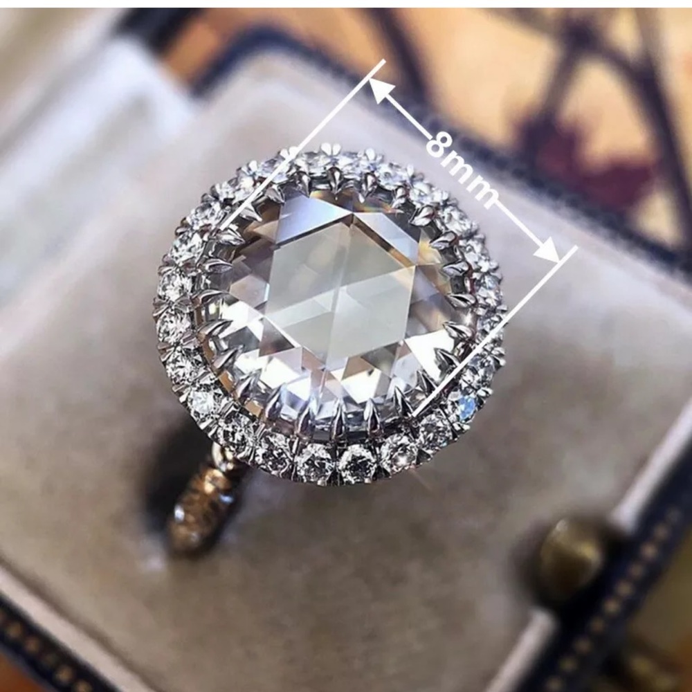 Gorgeous925 Silver Round Cut White Sapphire Ring - Picture 5 of 7
